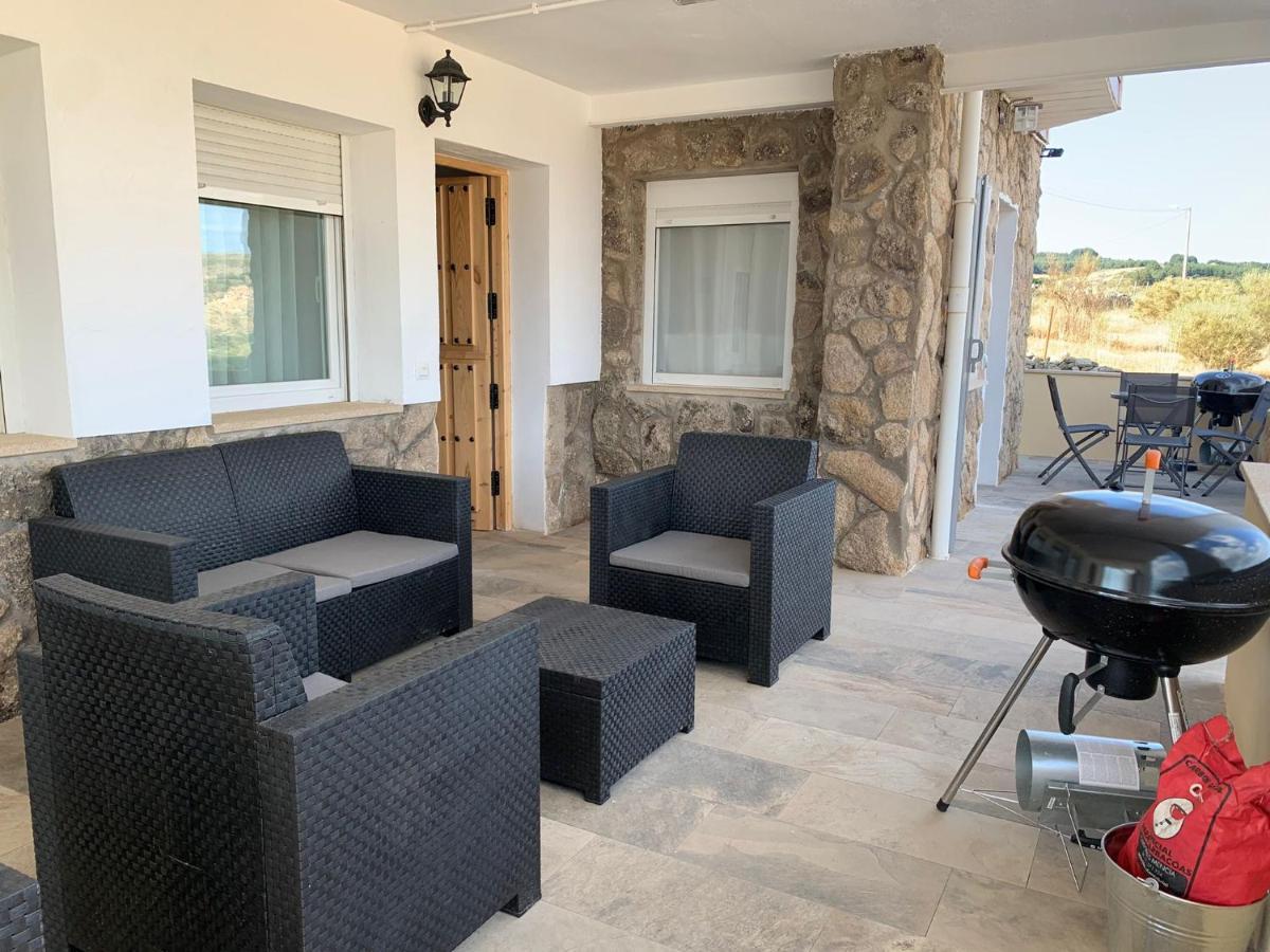 Villa De Gredos نافاريدوندا دي غريدوس المظهر الخارجي الصورة
