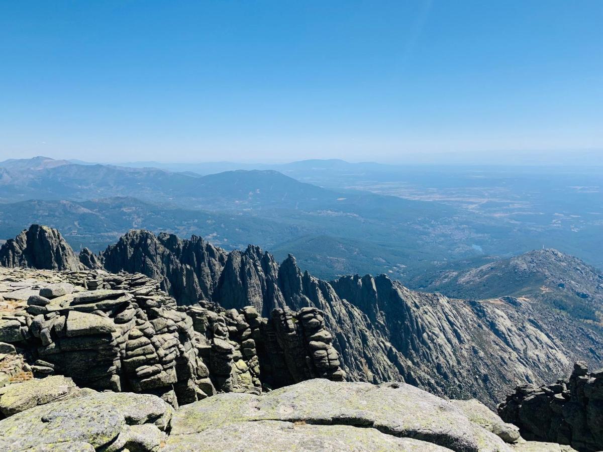 Villa De Gredos نافاريدوندا دي غريدوس المظهر الخارجي الصورة