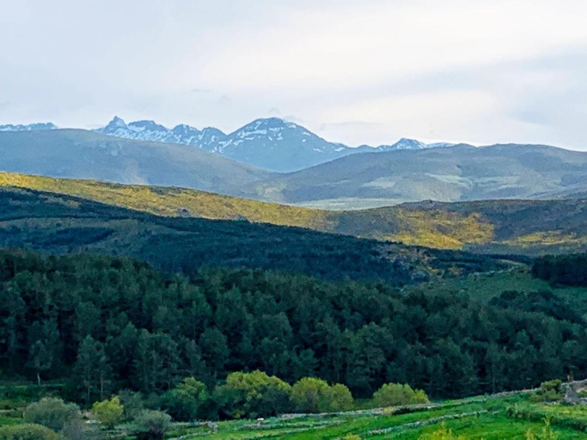 Villa De Gredos نافاريدوندا دي غريدوس المظهر الخارجي الصورة