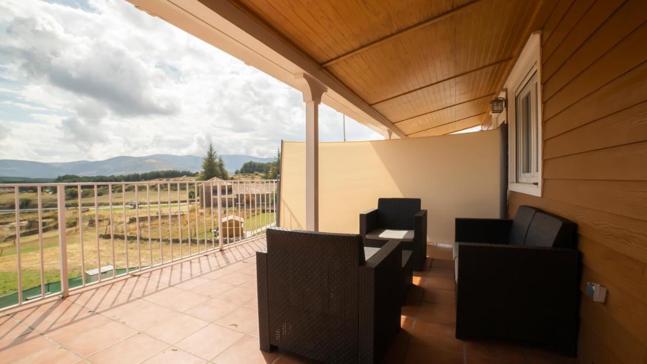 Villa De Gredos نافاريدوندا دي غريدوس المظهر الخارجي الصورة