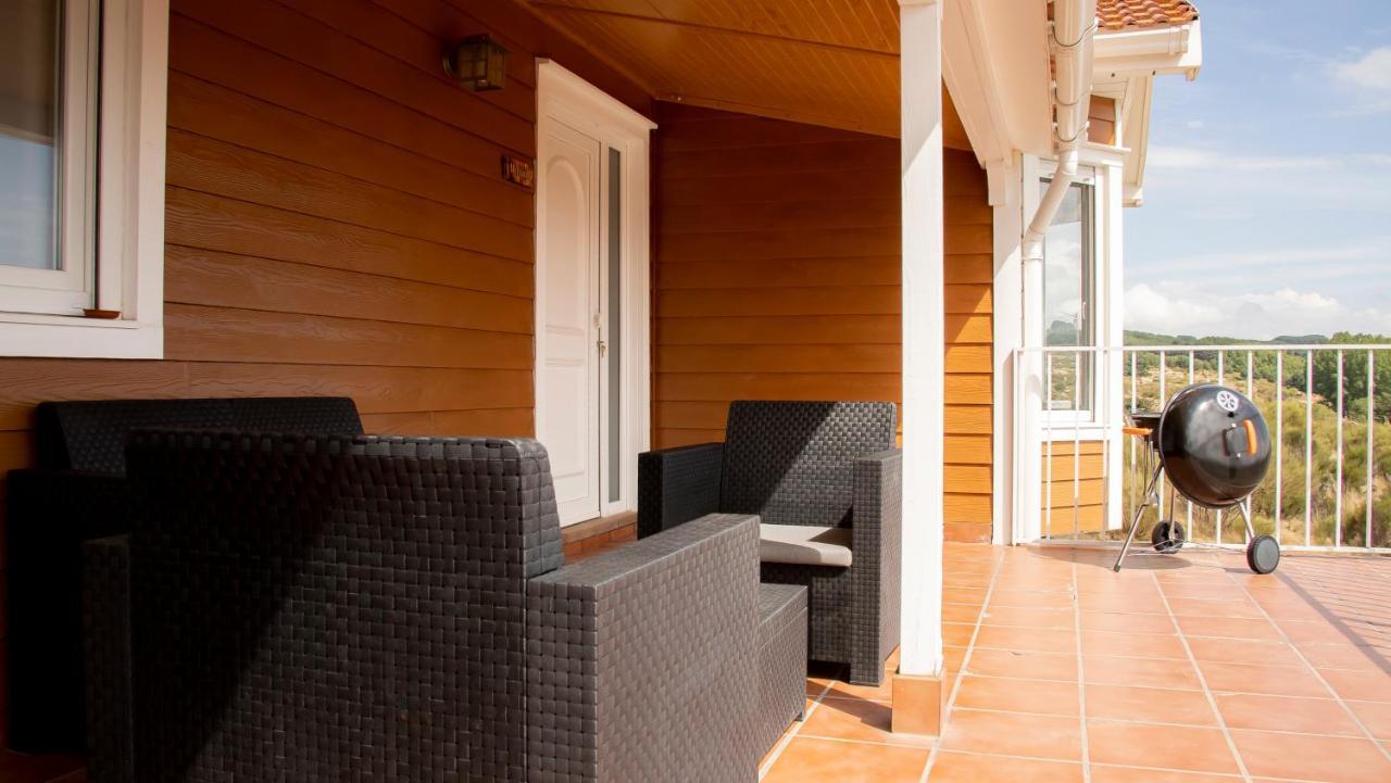 Villa De Gredos نافاريدوندا دي غريدوس المظهر الخارجي الصورة